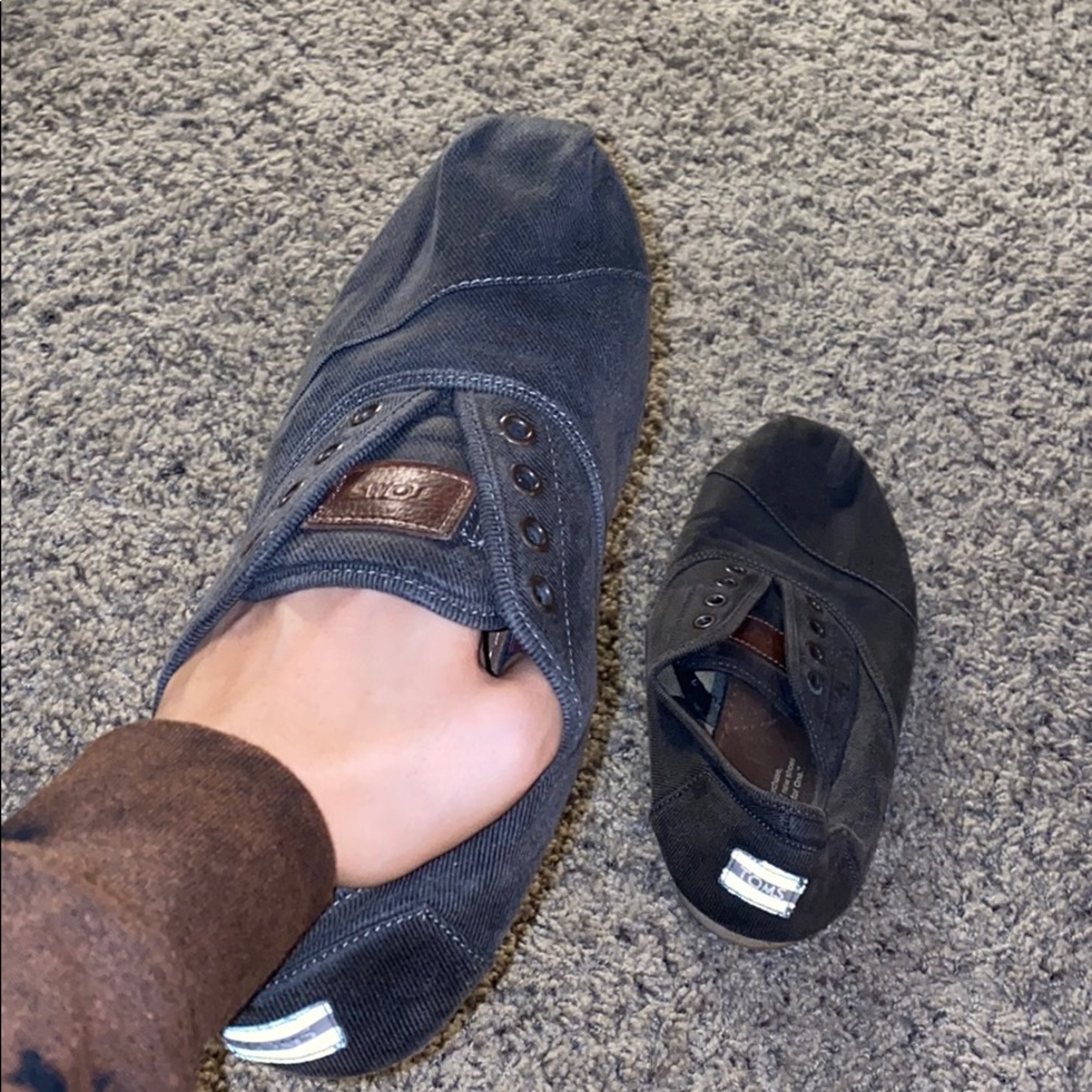 TOMS Flat Shoes (Gray/Denim-like)